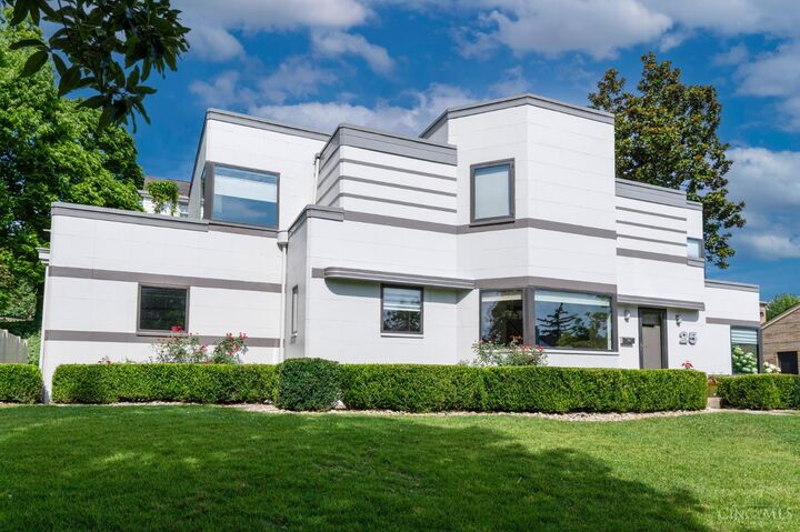 Property Photo:  25 Observatory Hill  OH 45208 