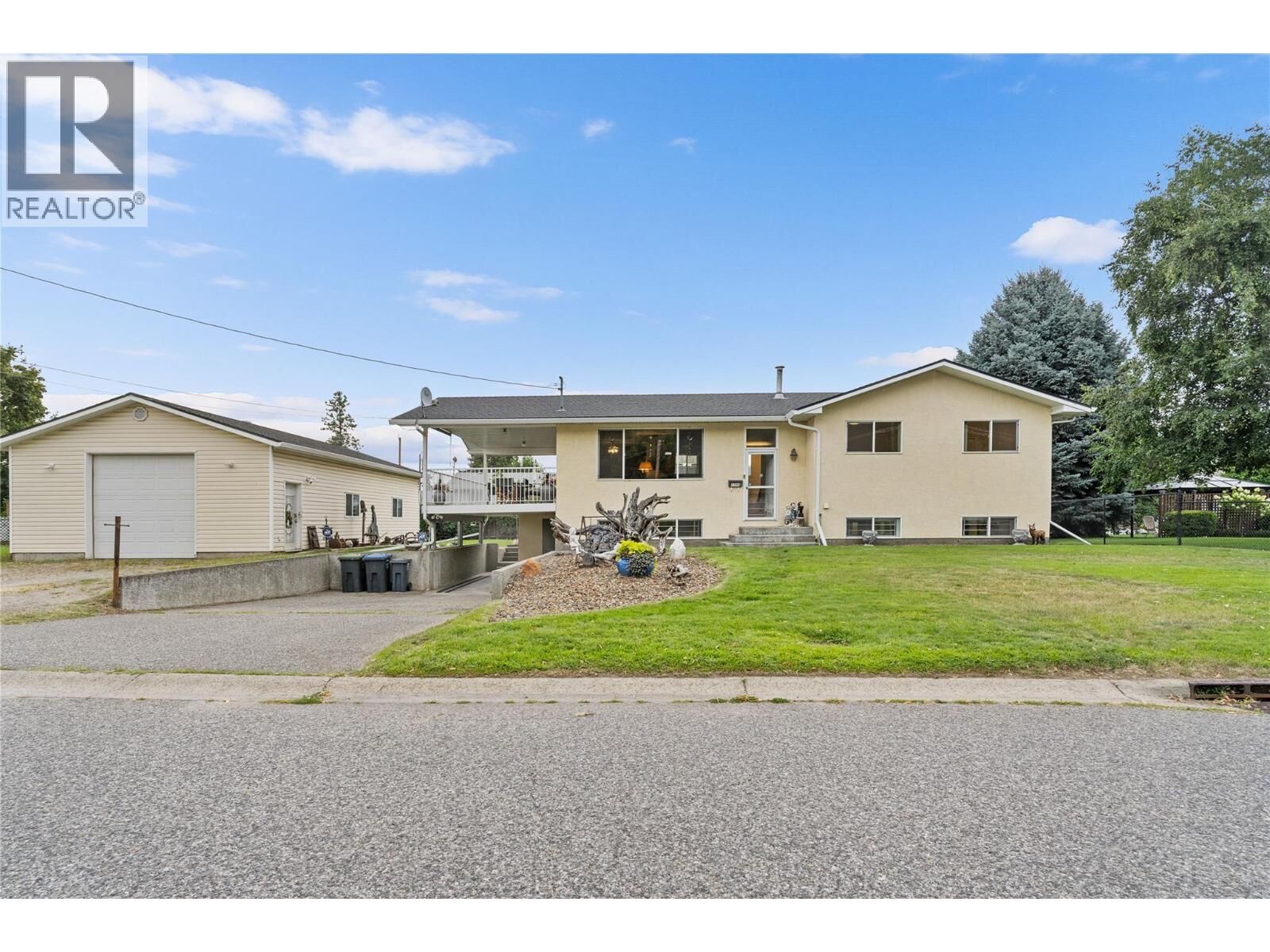 Photo de la propriété:  1390 Creekside Road  BC V1X 1B4 