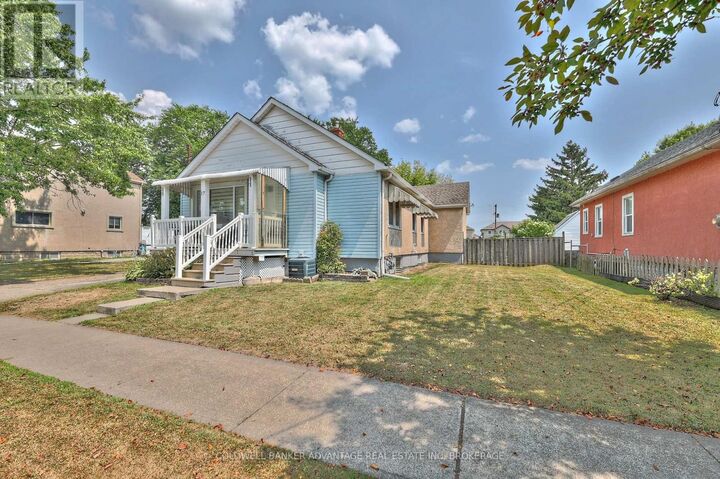 Property Photo:  17 Clifford Avenue  ON L3C 2C6 