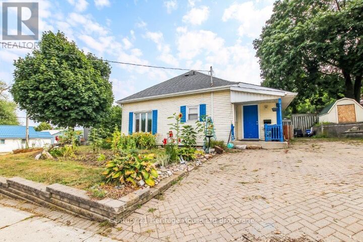 Photo de la propriété: 186 Charles Street East ON N5C 1K4