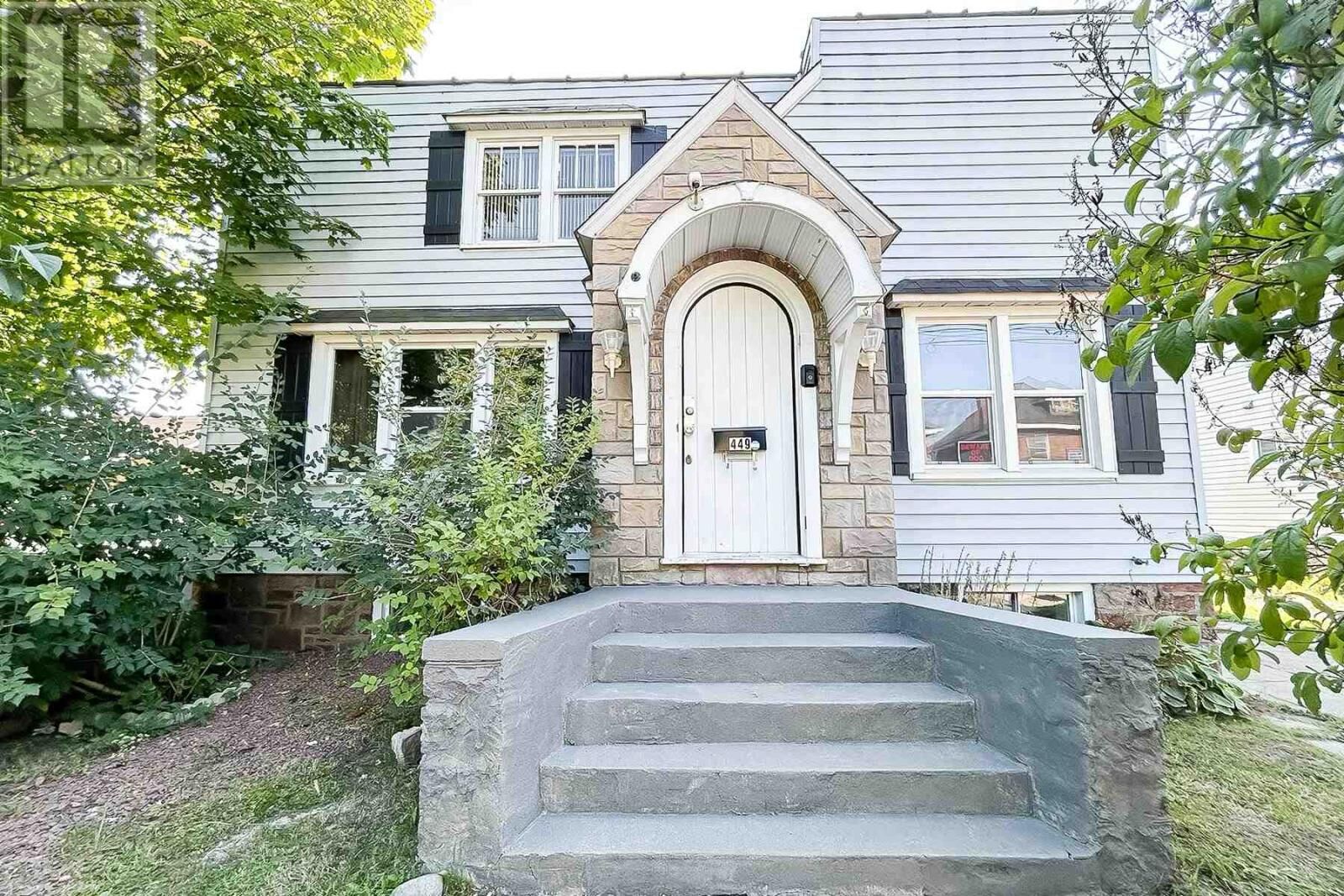 Property Photo: 449 Wellington St ON P6A 2M1