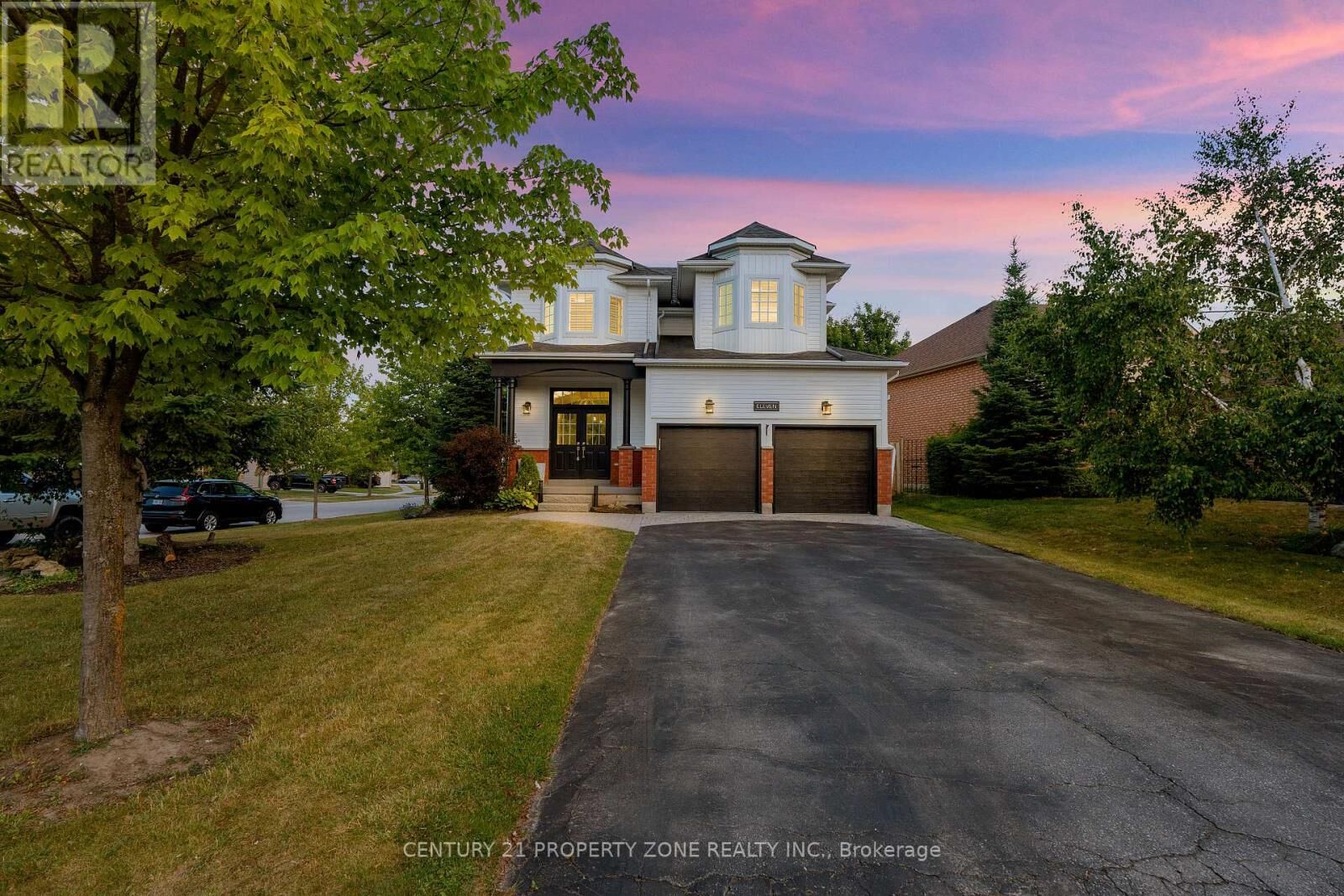 Property Photo:  11 Kensington Trail  ON L4N 0K5 