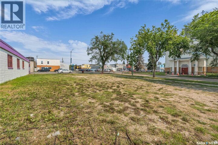 Property Photo:  1001 20th Street W  SK S7M 0Y6 