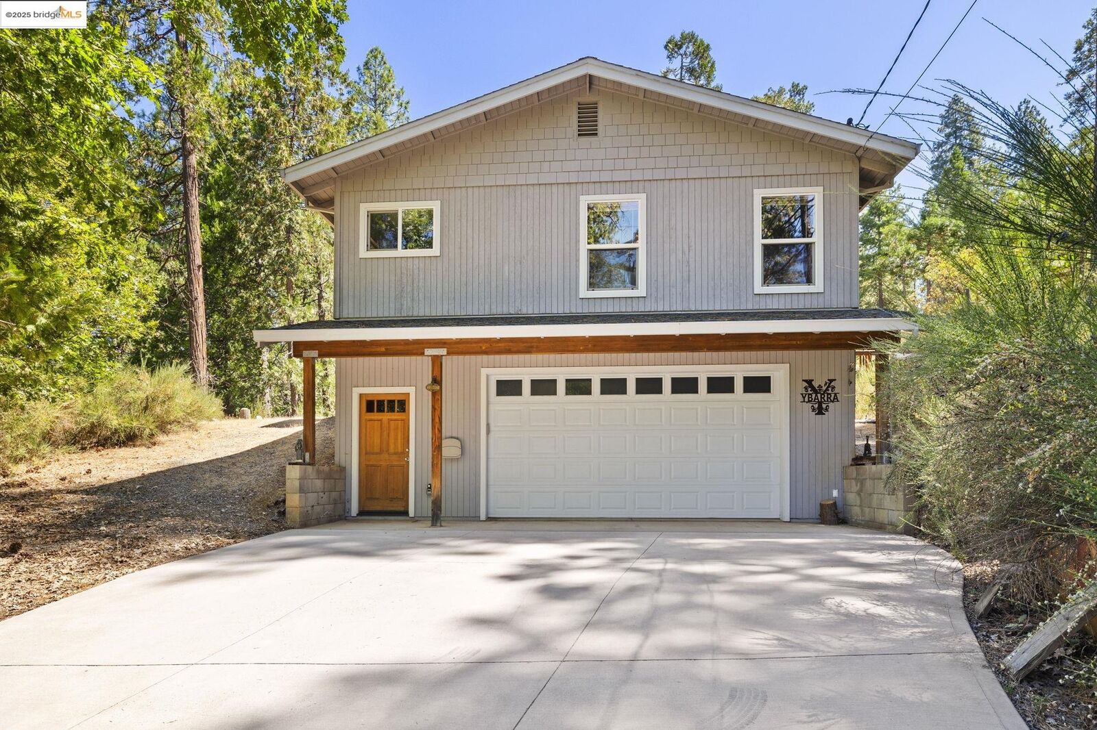 Property Photo: 22699 Tamarack Dr CA 95383