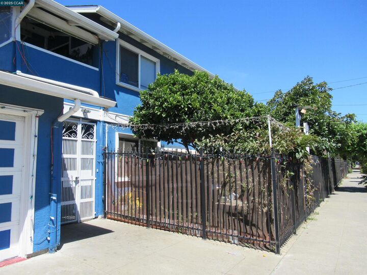 Property Photo: 615-617 15th St CA 94801