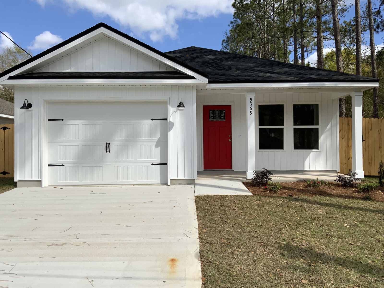 Property Photo: 589 Brock Avenue FL 32539