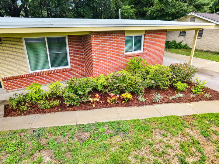 Property Photo: 3645 Creighton Road FL 32504