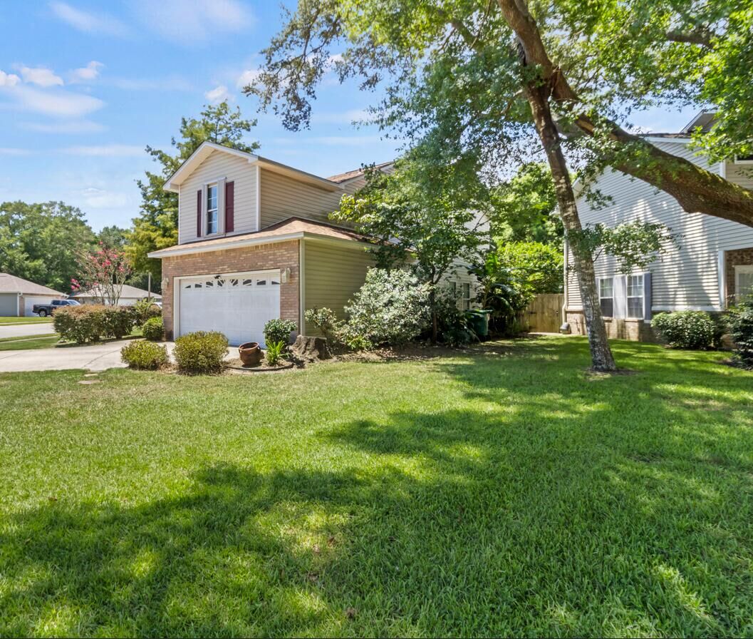 Property Photo:  933 Scenic Oak Lane  FL 32547 