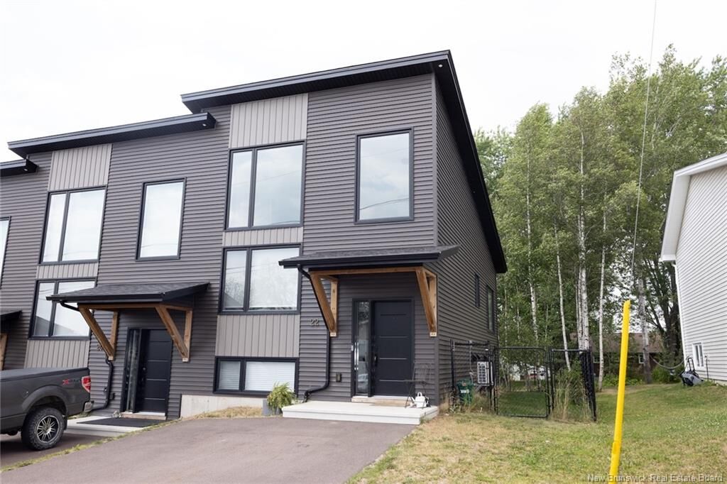 Property Photo: 22 Ruelle De La Colline NB E1A 6N3