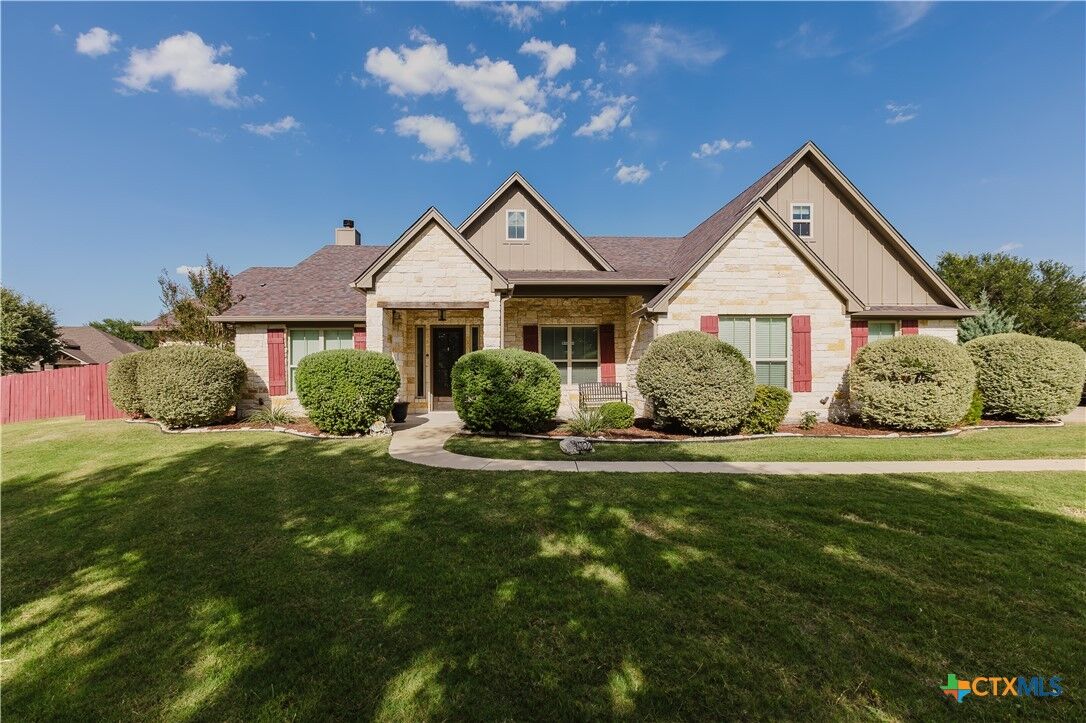 Property Photo: 1102 Deer Crossing TX 76571