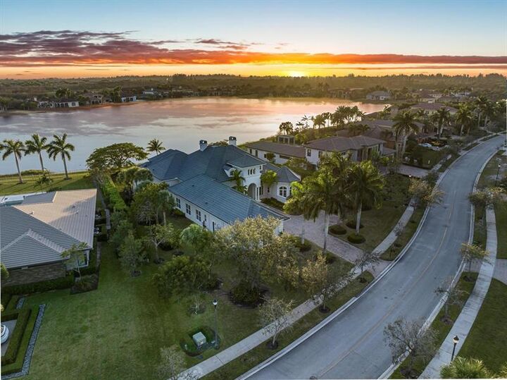Property Photo:  3111 Lake Ridge Ln  FL 33332 