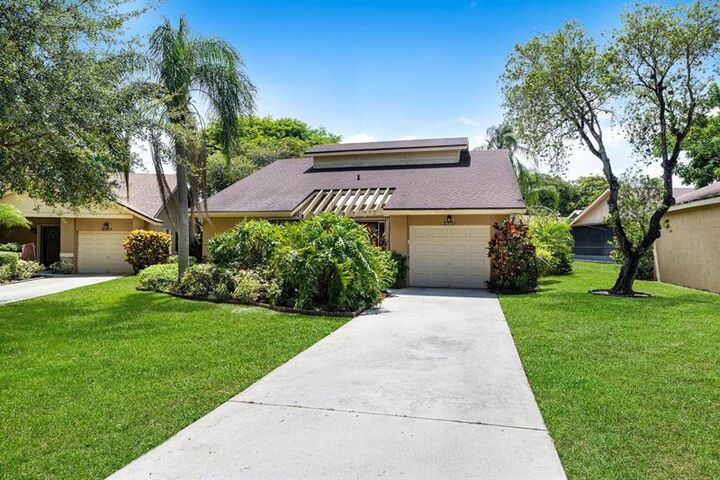 Property Photo: 2531 Blue Sage Ave FL 33063