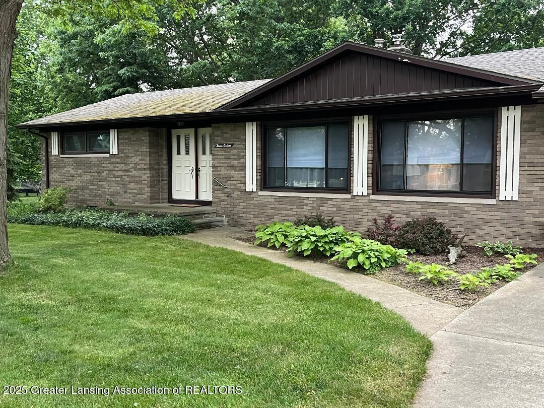Property Photo:  