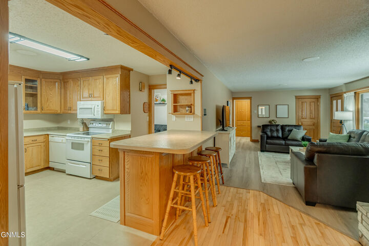 Property Photo:  821 N 1st Street  ND 58501 