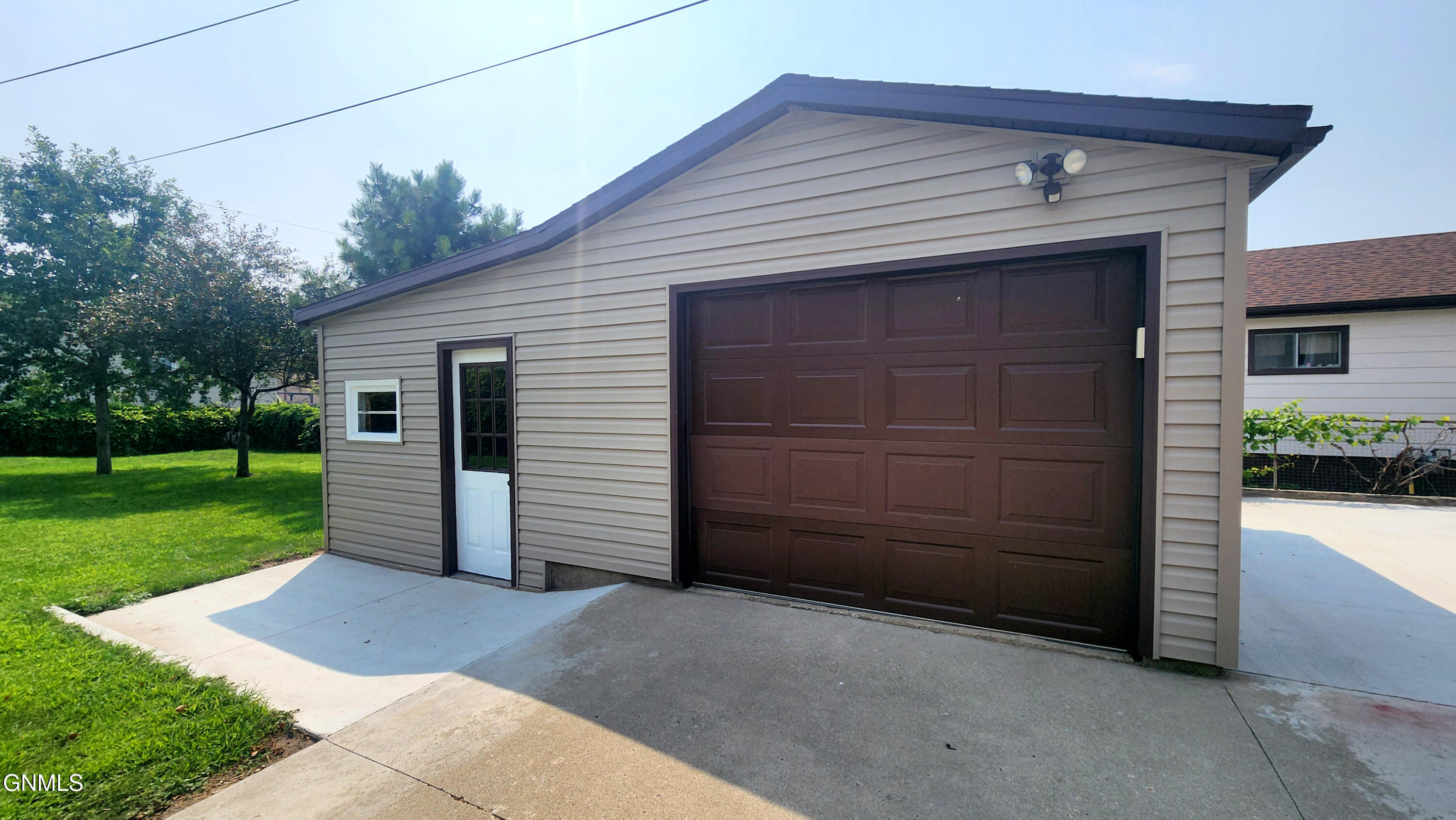 Property Photo:  501 S 13th Street  ND 58504 