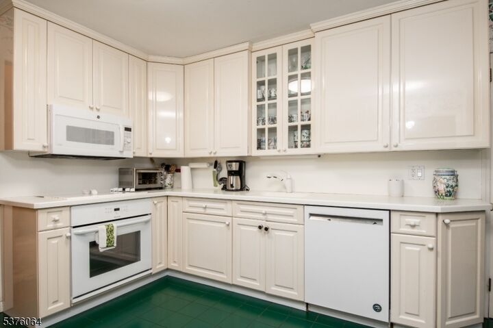 Property Photo:  81 Old Cow Pasture Ln  NJ 07405 