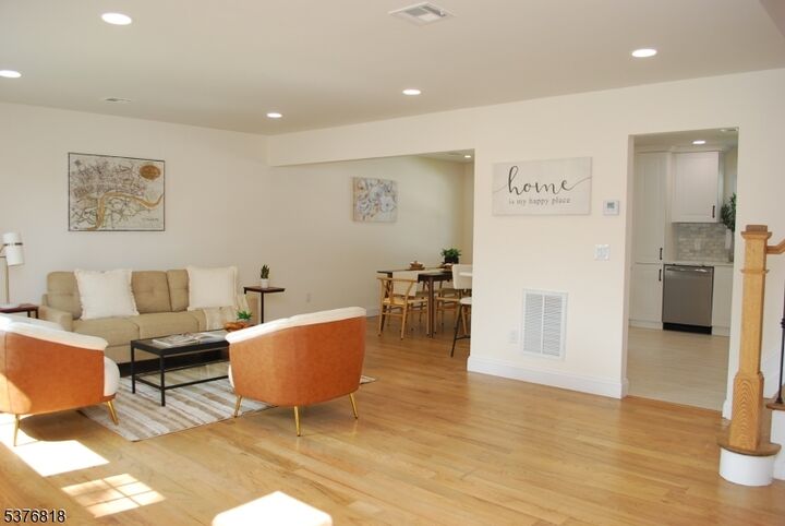 Property Photo: 819 Greenwich Ln NJ 07083