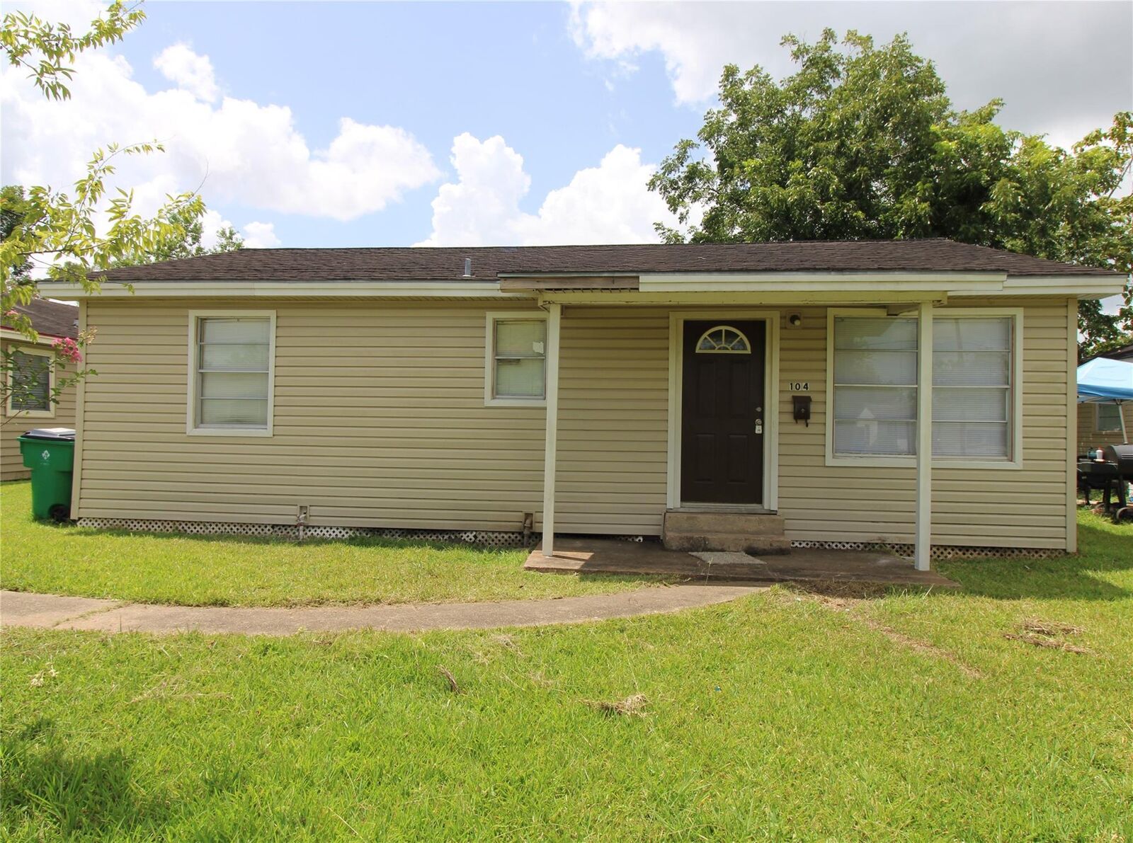 Property Photo:  104 Prewitt Lane  TX 77486 