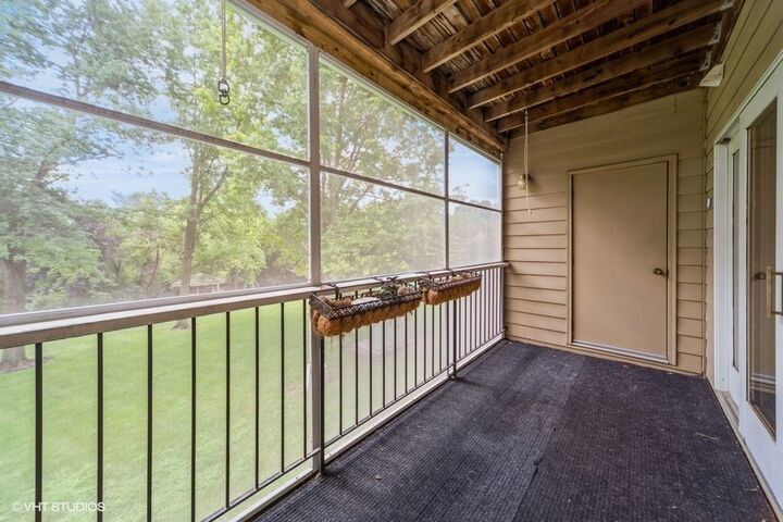 Property Photo: 409 SE Delaware Avenue 207 IA 50021