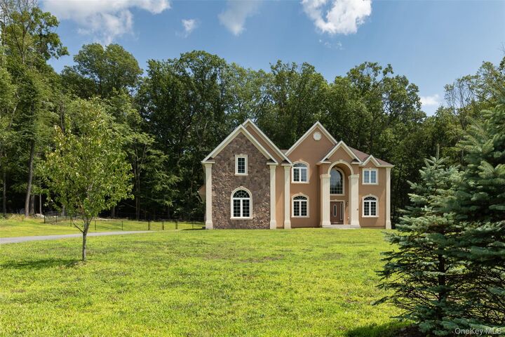 Property Photo:  18 Winding Lane  NY 10917 