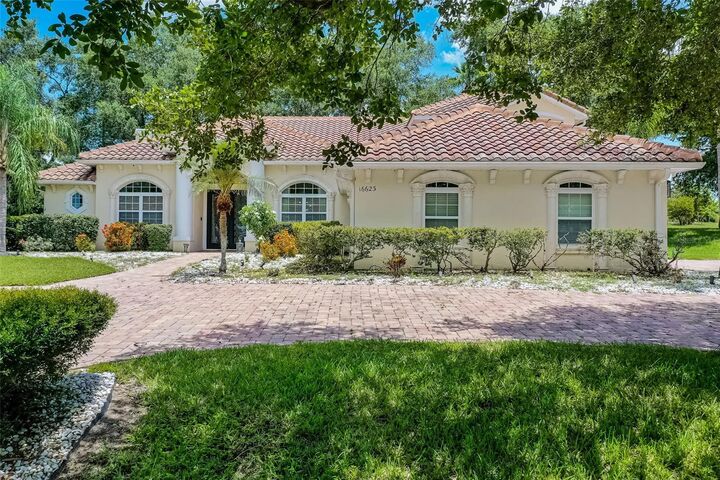 Property Photo:  16623 Royal Palm Drive  FL 34736 