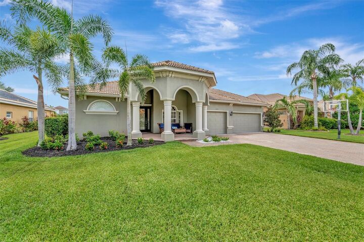 Property Photo:  12412 Daisy Place  FL 34212 