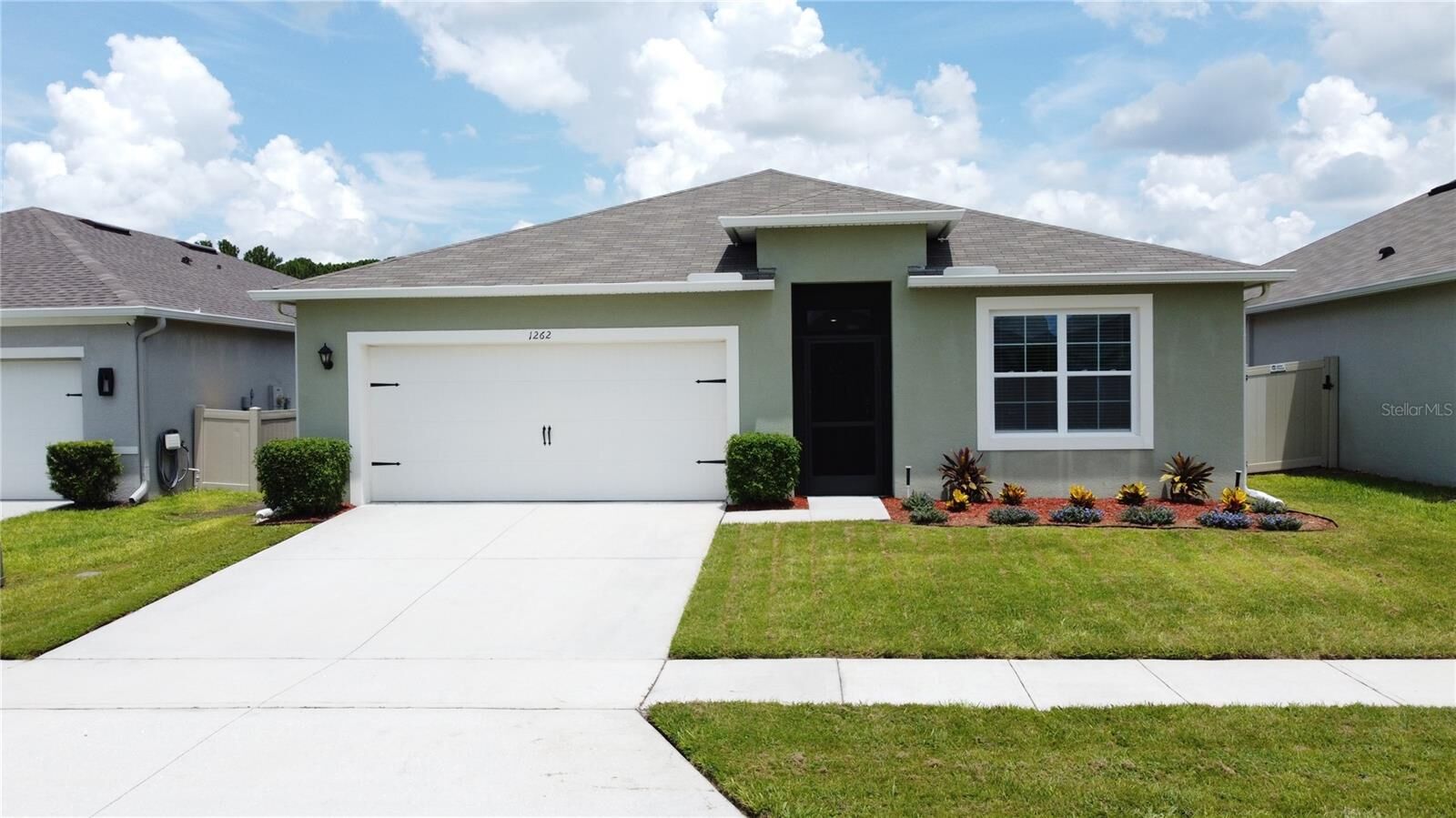 Property Photo: 1262 Iguana Loop FL 33897