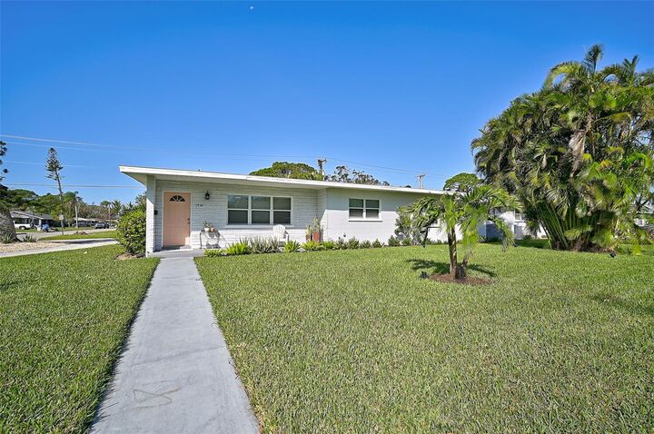 Property Photo:  1514 32nd Street W  FL 34205 