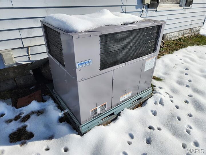 Property Photo: 401 E Washington Street MO 63382