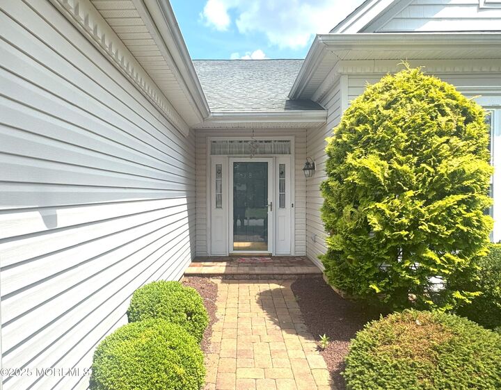 Property Photo:  8 Inverness Lane  NJ 08527 