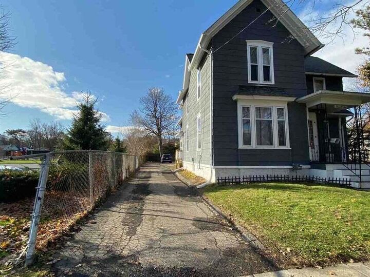 306 N Elm Avenue  Jackson MI 49202 photo