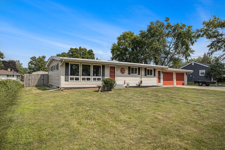 Property Photo: 211 Pepperidge Lane MI 49015