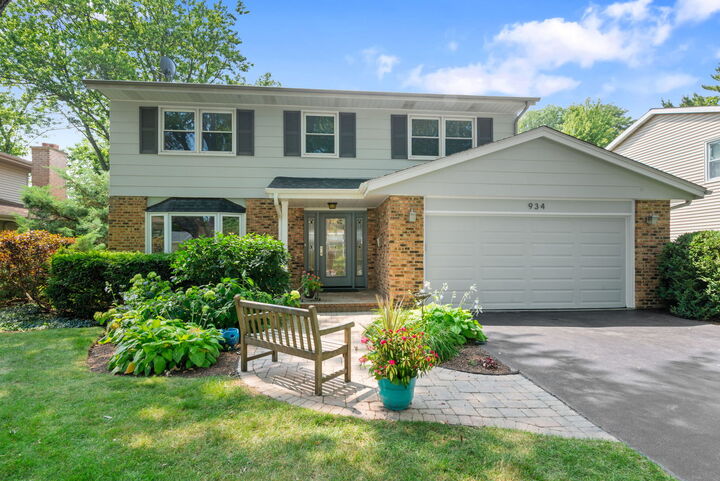 934 Wayne Avenue  Deerfield IL 60015 photo