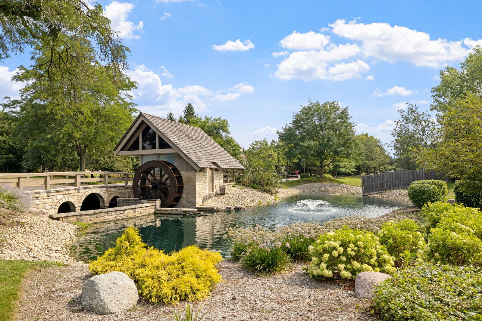 Property Photo:  1140 Old Mill Road 201F  IL 60521 