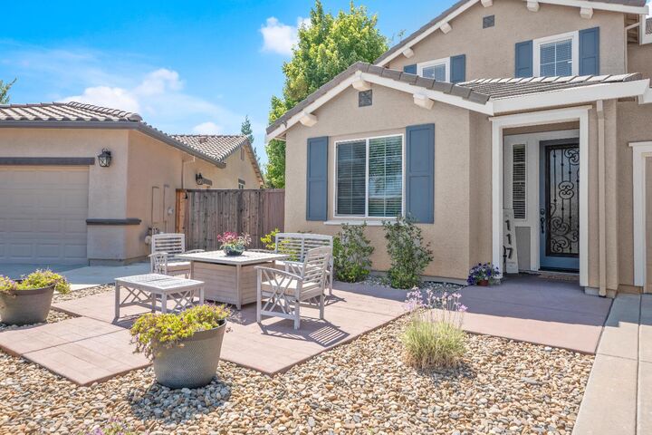 Property Photo:  117 Arundel Court  CA 95747 