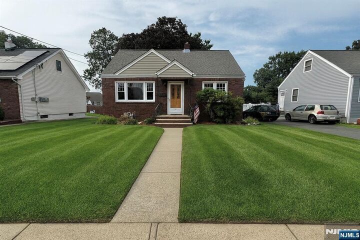 23 Center Court  Garfield NJ 07026 photo