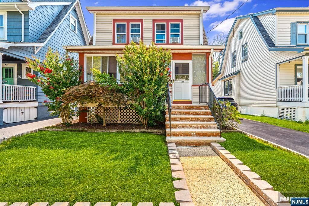 Property Photo:  18 Orchard Road  NJ 07040 