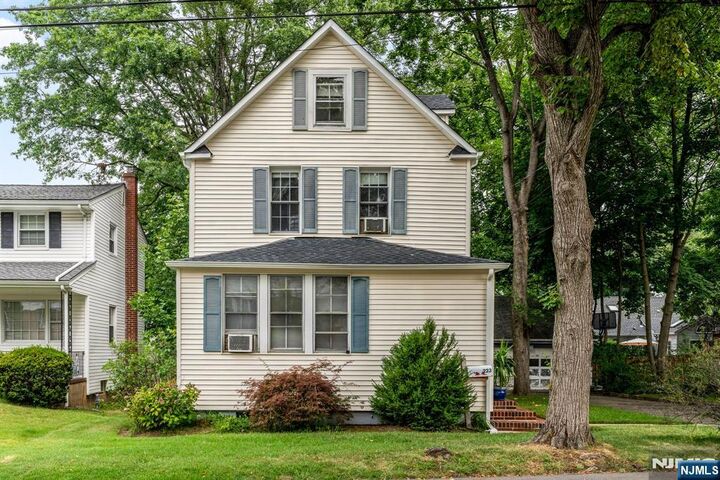 Property Photo:  223 Hillside Avenue  NJ 07621 