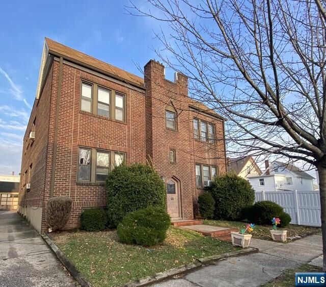 Property Photo:  161 Linden Avenue 1L  NJ 07032 