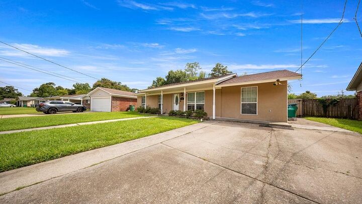 Property Photo: 145 Southpark Drive LA 70458
