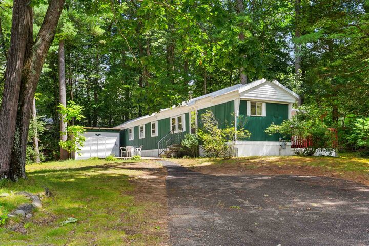 Property Photo:  9 Westerdale Drive  NH 03063 
