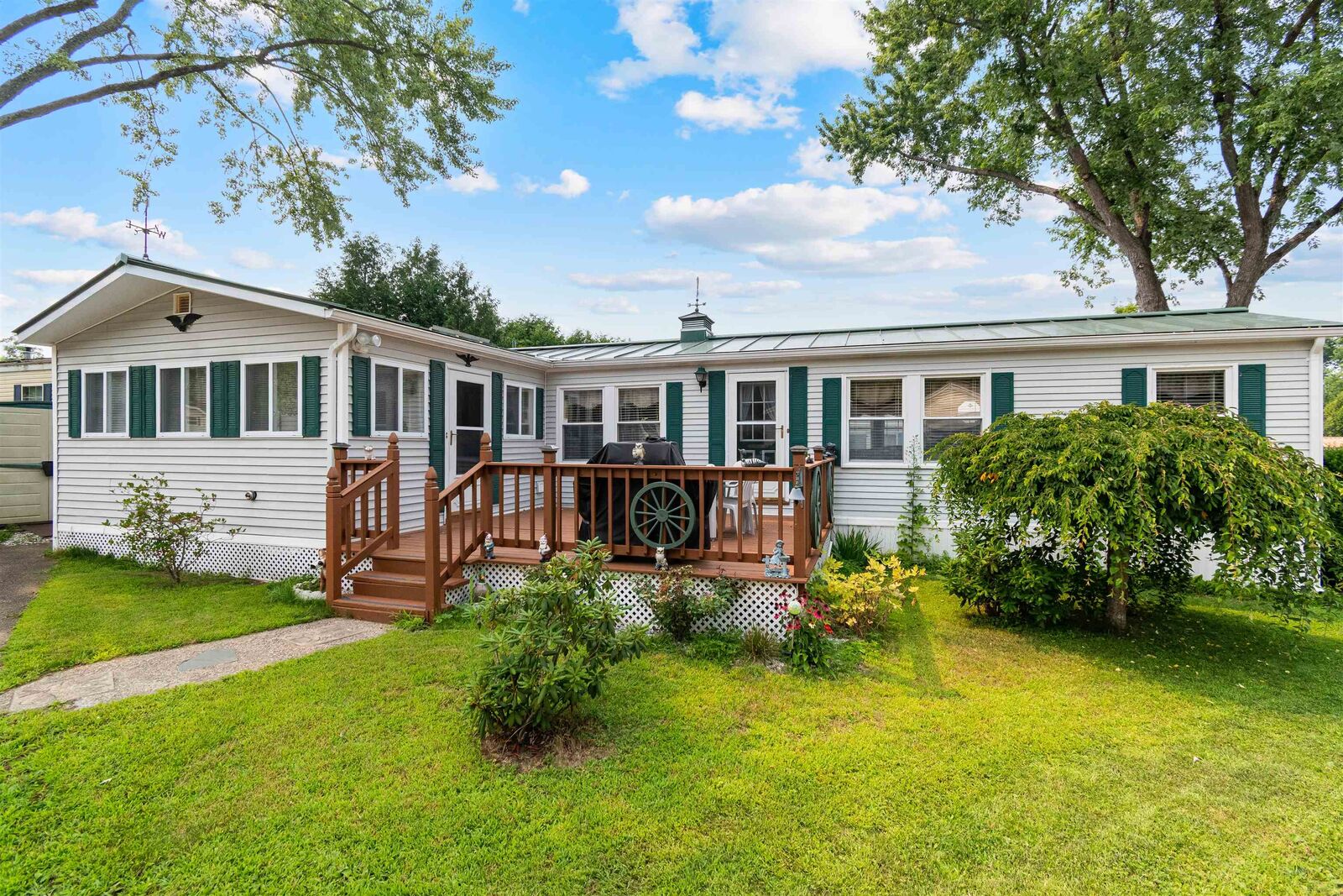 Property Photo:  6 East Avenue  VT 05446 