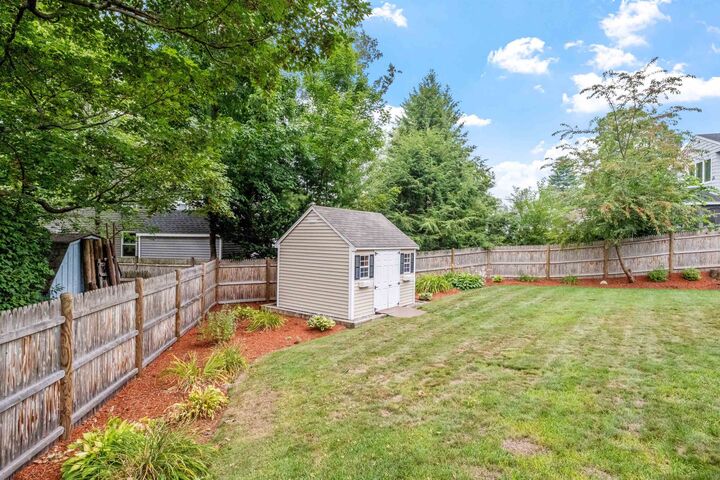Property Photo:  18 Dunbarton Drive  NH 03063 