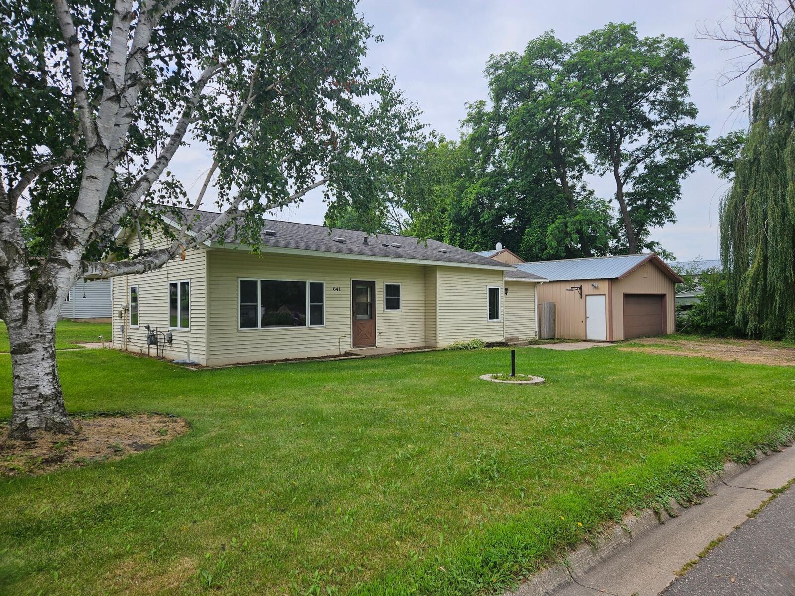 Property Photo:  641 2nd St  MN 56340 