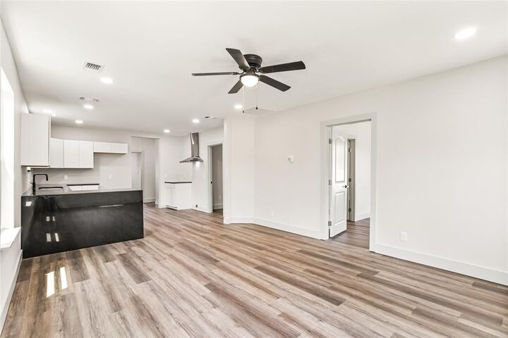 Property Photo:  1127 W Morgan Street  TX 75020 