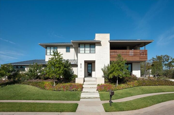 Property Photo: 3708 Riverhills View Drive TX 76109
