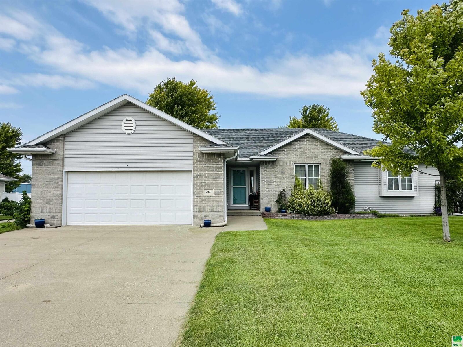 Property Photo: 417 Coniston Circle IA 51054
