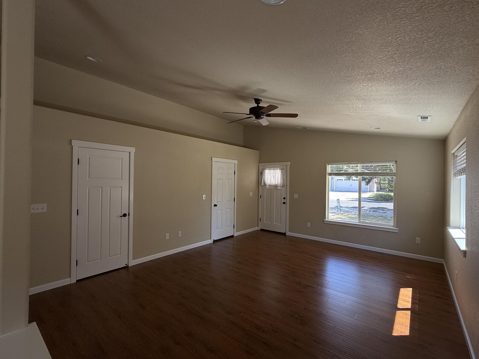 Property Photo: 331 Isabell Drive OR 97501