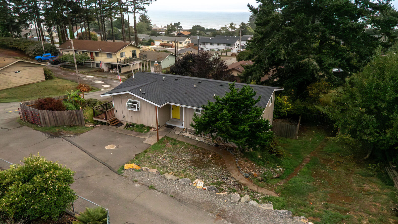Property Photo: 1214 Ransom Avenue OR 97415