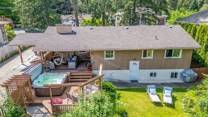 Photo de la propriété:  824 Raymer Road  BC V1W 1J8 